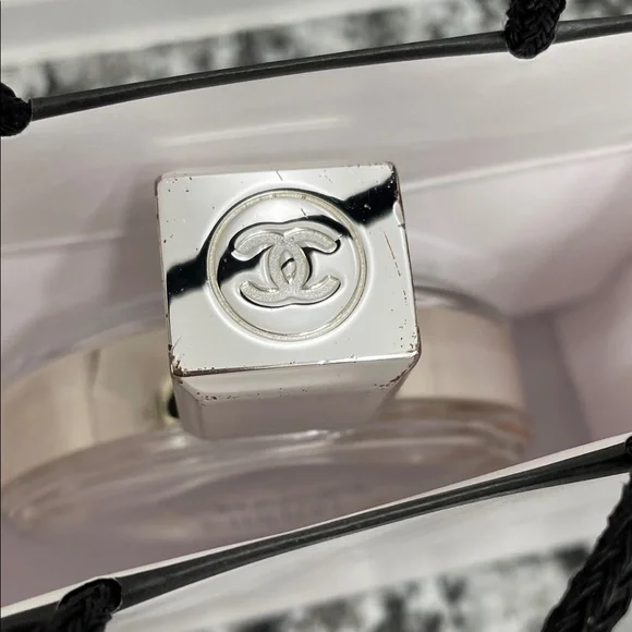 CHANEL Chance Eau Tendre Eau de Toilette (EMPTY) with small CHANEL Shopping Bag - Picture 4 of 8